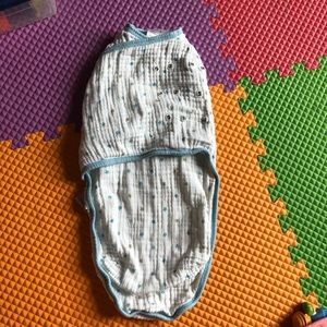 Aden and Anais easy swadddle